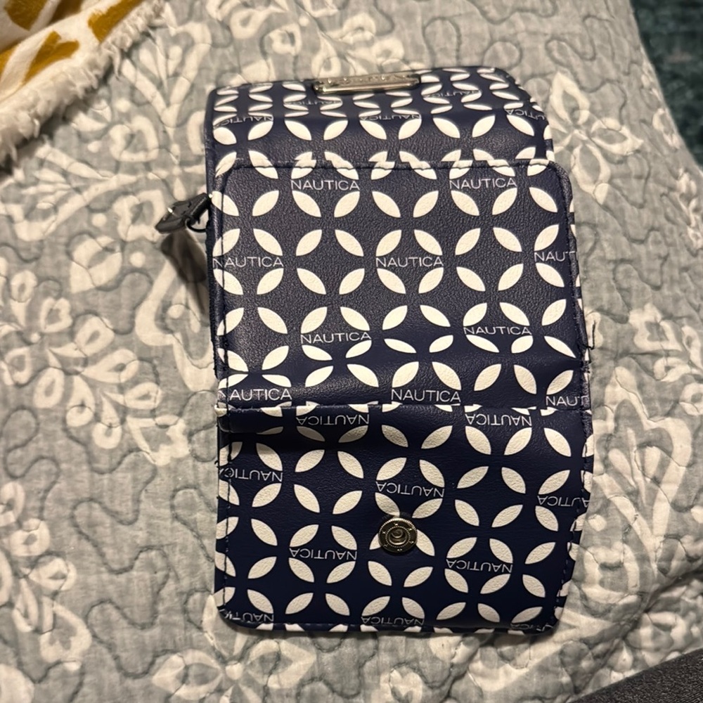 Nautica Blue and White Geometric Wallet - Picture 5 of 6
